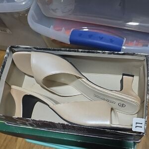 Elegant Cream Women's Heels